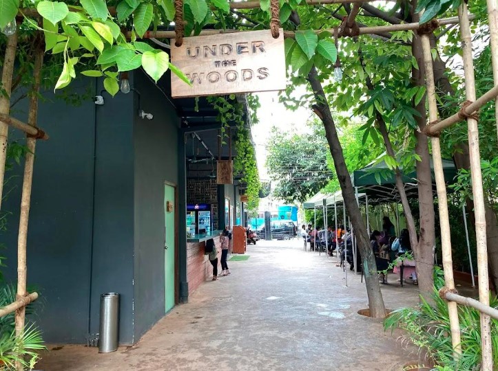 UNDER THE WOODS – Pure Vegetarian Restaurant Vijayawada